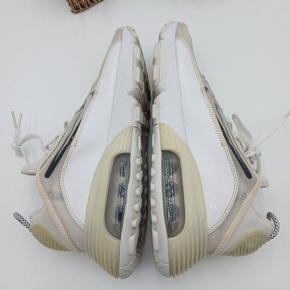 NIKE AIR MAX 2090 Women’s Running Shoes White Sz. 9 - Picture 4 of 9